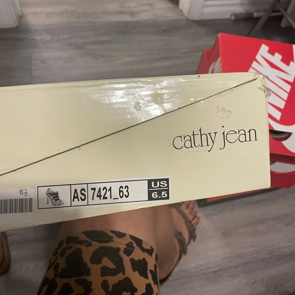 Cathy Jean heels - Picture 2 of 3